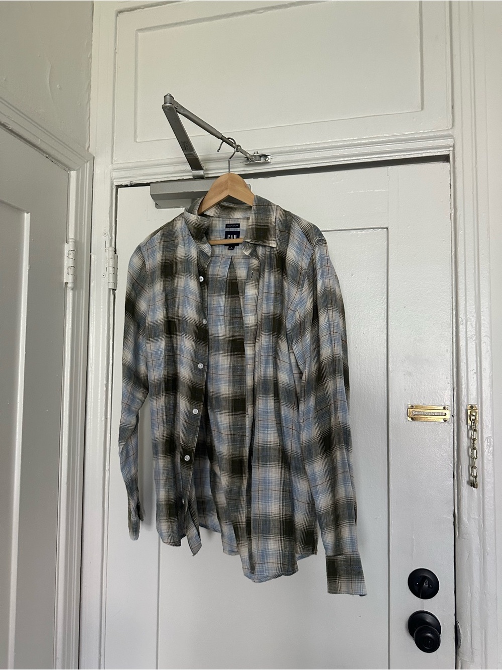 GAP Men's Plaid Button-Down Shirt in Blue and Gray